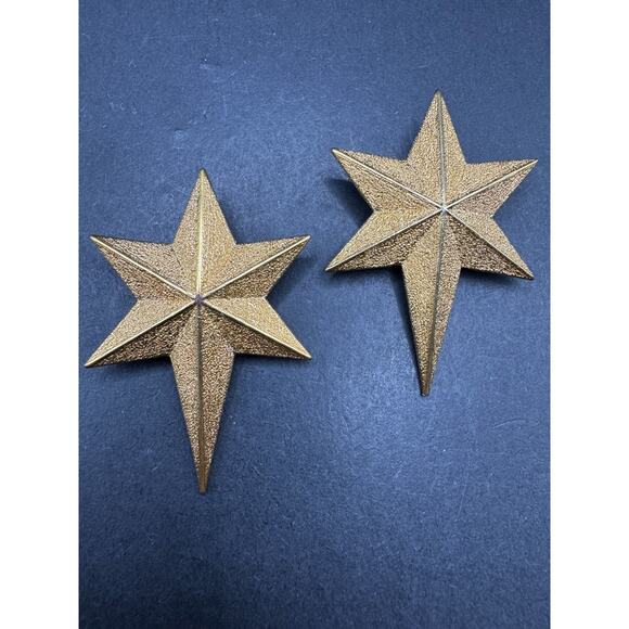 Vtg Monet Gold Tone 6 Pointed Star Brooch North Star Christmas Textured Lot of 2 - Picture 2 of 9